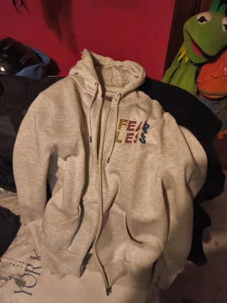 Sudadera con cremallera y capucha