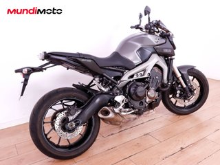 YAMAHA MT 09