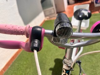 Bicicleta infantil rosa y blanca,como nueva