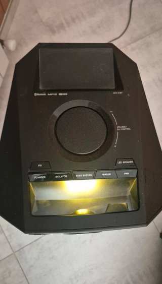 Equipo de música Sony con luces LED