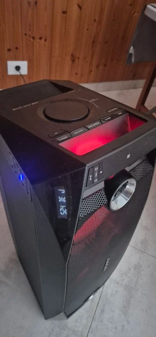 Equipo de música Sony con luces LED