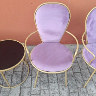 Sillas y mesas