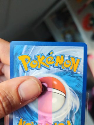 Cartas Pokémon Vaporeon y Sylveon EX con sello