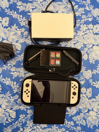Nintendo Switch Blanca y Negra