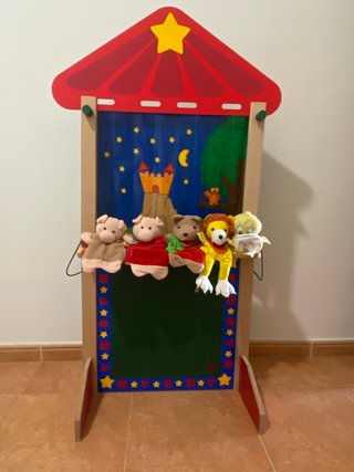 Teatro infantil madera con 5 marionetas