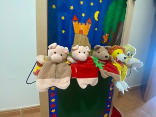 Teatro infantil madera con 5 marionetas