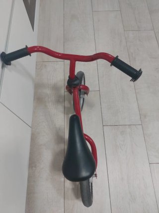 Bici sin pedales Chicco Roja