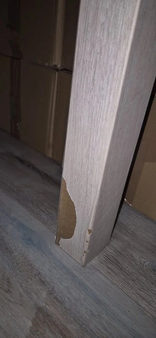 Mesa de salón de madera