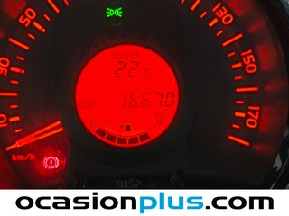 Toyota Aygo 1.0 70 x-play 51 kW (69 CV)