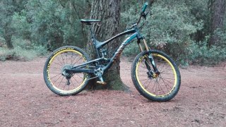 Bicicleta BTT Canyon Strive 9.0
