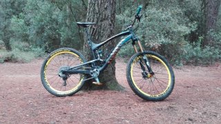 Bicicleta BTT Canyon Strive 9.0