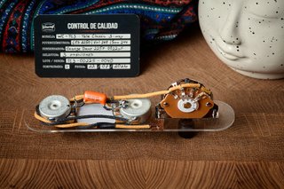 Arneses y electrónica de guitarra a medida