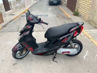Yamaha Jog RR Negra y Roja