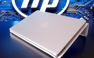 ORDENADOR HP AMD 8 RAM 128 SSD