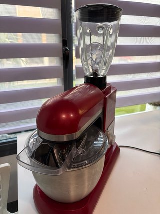 Amasadora SilverCrest Roja con Batidora