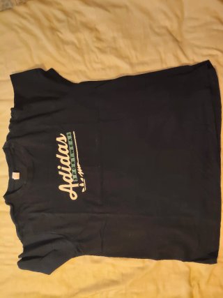 Ropa de hombre muy barata, varias marcas.