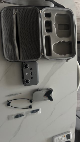 Dron DJI Mini 4K Gris