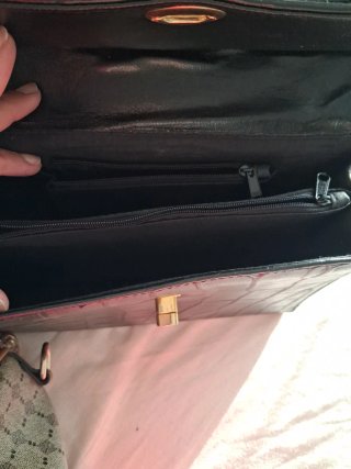 Bolso de mano negro efecto piel cocodrilo