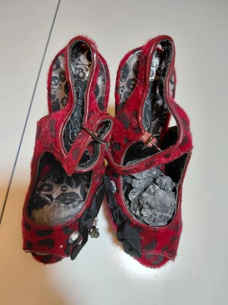 Zapatos Talla 36 Morado y Rojo