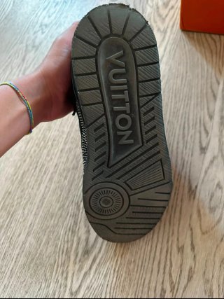 Louis Vuitton LV skate nere.