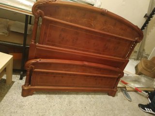 Cama de madera estilo cabecero
