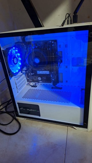 Pc Blanco. (Precio negociable)