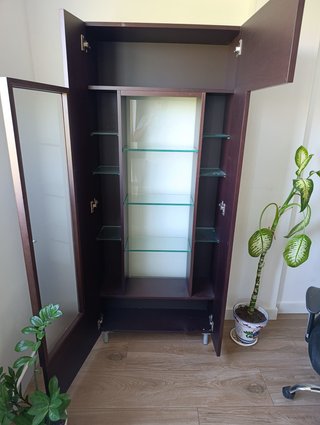 Vetrina in legno con vetro