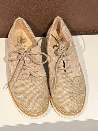 Zapatos Pablosky niño beige. Talla 36