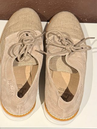 Zapatos Pablosky niño beige. Talla 36