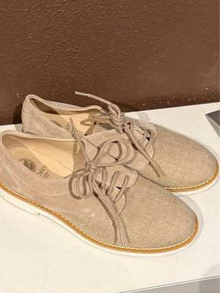 Zapatos Pablosky niño beige. Talla 36