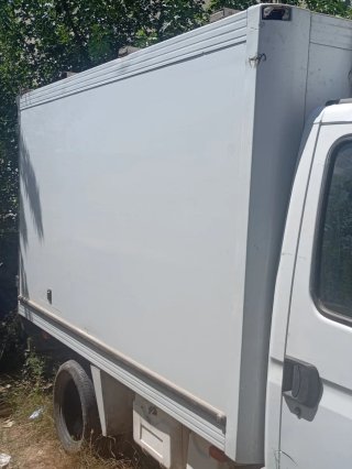 Nissan Atleon 2002