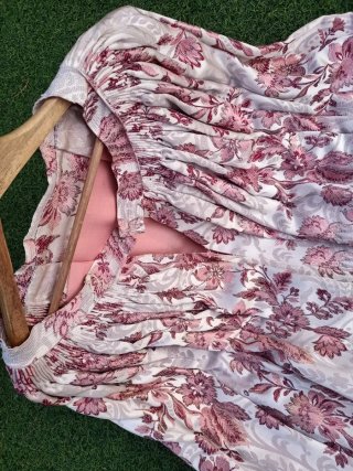 Traje de fallera.