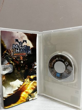Monster Hunter Freedom PSP Capcom