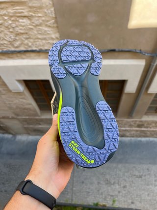 Nike Vomero 18 GTX Turquesa/Amarillo Nuevas