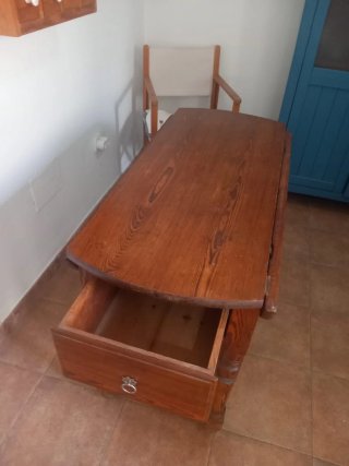 Mesa alas madera antigua con 2 cajones