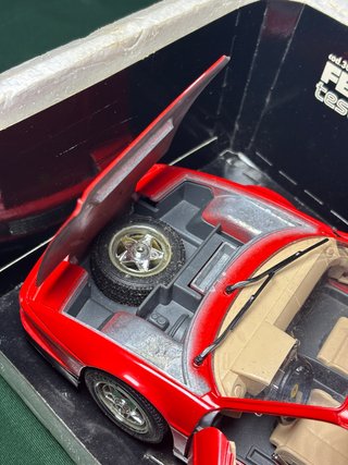Ferrari Testarossa 1984 Bburago 1:18 die-cast