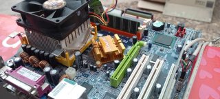 Kit Placa Base Gigabyte Pentium 4 2GB RAM