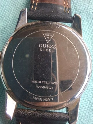Reloj Guess Negro y Plateado