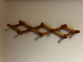 Perchero de madera extensible