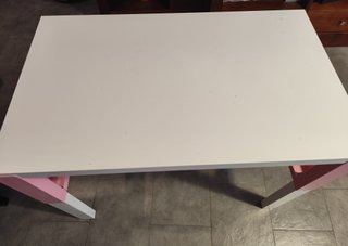 Scrivania Ikea Bianca e Rosa Regolabile