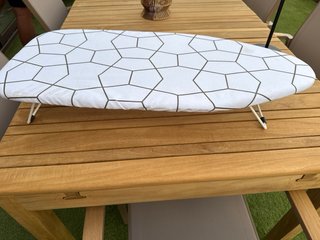 Tabla de planchar pequeña con funda