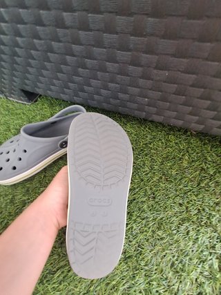 Crocs Talla 32/33 Gris