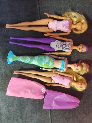 Barco Barbie con 4 Muñecas