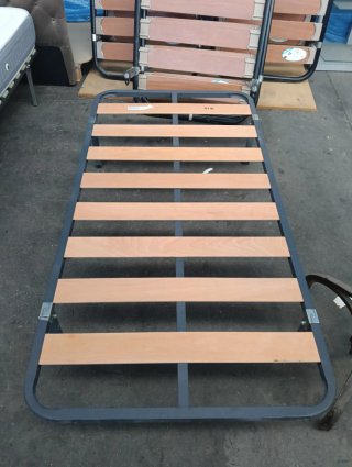 Somier metálico con láminas de madera