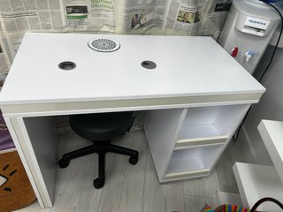 Mesa para hacer uñas con aspirador