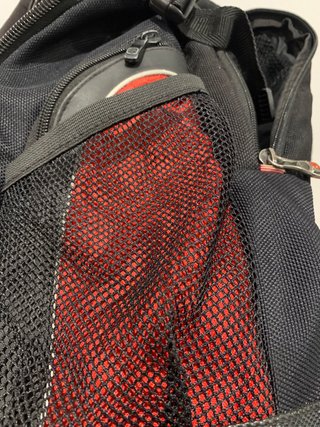 Mochila Swissgear Negra y Roja