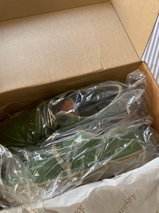 Zapatillas Bismarckk verdes y marrones