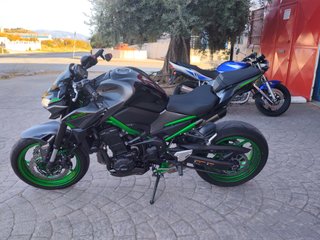 Kawasaki Z 900 2024 Negra/Verde