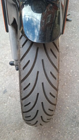 Motocicleta Suzuki GS 500E Naked