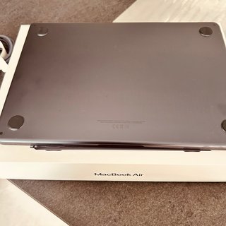 MacBook Air M1 2022